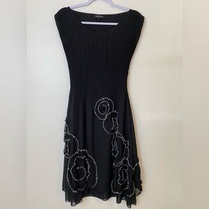 Veeca Boutique Black Micropleated Floral Applique Dress
